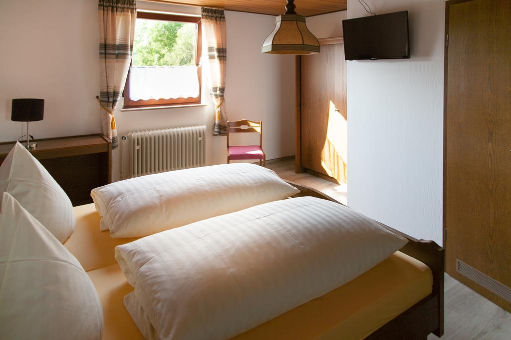 Herzog'S Ulsterbruecke Tann  Room photo