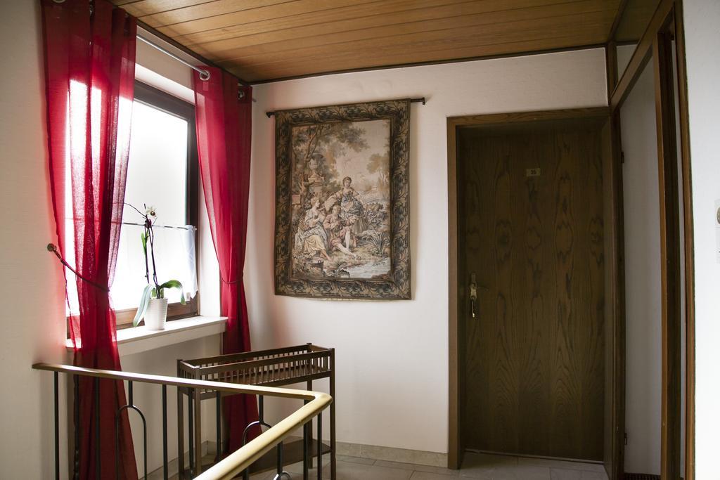 Herzog'S Ulsterbruecke Tann  Room photo